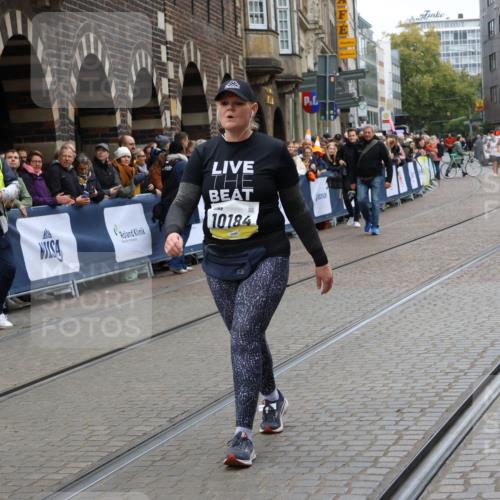05.10.2025 - 20. swb-Marathon Bremen Strokosch-Dieckow http://msf.ph/oto/9290919 05.10.2025 11:25:47 Ziel 10184 meine-sportfotos.de