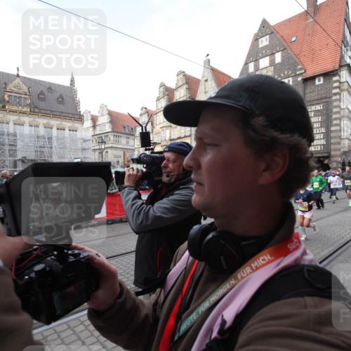 05.10.2025 - 20. swb-Marathon Bremen Yannick Fuchs http://msf.ph/oto/9290924 05.10.2025 10:51:04 Ziel 9199, 9416, 9425, 9630, 9663, 10226, 10254, 10378, 10743, 10932, 11061, 11391 meine-sportfotos.de