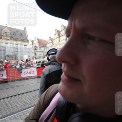 05.10.2025 - 20. swb-Marathon Bremen Yannick Fuchs http://msf.ph/oto/9290939 05.10.2025 10:51:07 Ziel 9256, 9287, 9416, 9425, 9663, 9894, 10206, 10226, 10378, 10669, 10743, 10932, 11279, 11391, 11573 meine-sportfotos.de