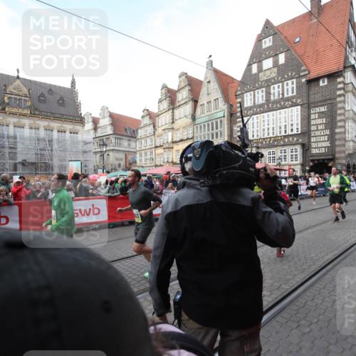 05.10.2025 - 20. swb-Marathon Bremen Yannick Fuchs http://msf.ph/oto/9290943 05.10.2025 10:51:07 Ziel 9256, 9287, 9416, 9425, 9663, 9894, 10206, 10226, 10378, 10669, 10743, 10932, 11279, 11391, 11573 meine-sportfotos.de