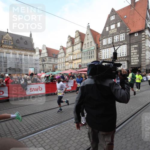 05.10.2025 - 20. swb-Marathon Bremen Yannick Fuchs http://msf.ph/oto/9290947 05.10.2025 10:51:08 Ziel 9256, 9287, 9416, 9425, 9663, 9894, 10206, 10226, 10378, 10669, 10743, 10932, 11279, 11391, 11573 meine-sportfotos.de