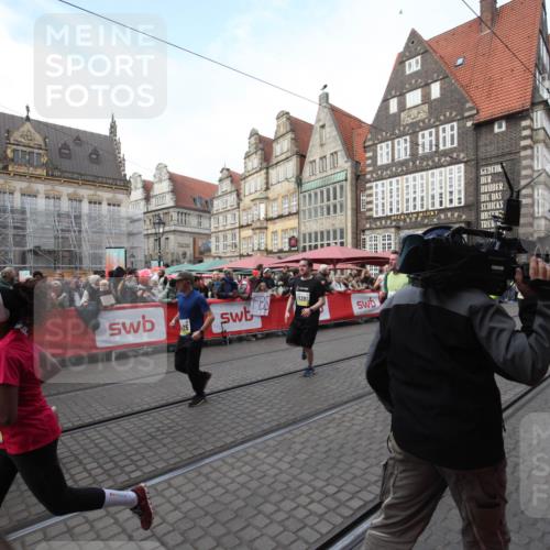 05.10.2025 - 20. swb-Marathon Bremen Yannick Fuchs http://msf.ph/oto/9290953 05.10.2025 10:51:08 Ziel 9256, 9287, 9416, 9425, 9663, 9894, 10206, 10226, 10378, 10669, 10743, 10932, 11279, 11391, 11573 meine-sportfotos.de