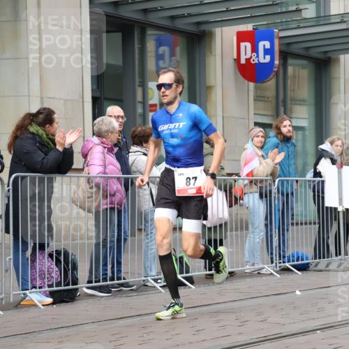 05.10.2025 - 20. swb-Marathon Bremen Strokosch-Dieckow http://msf.ph/oto/9290962 05.10.2025 12:37:55 Ziel 87, 87 meine-sportfotos.de