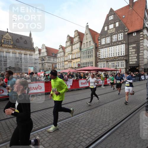 05.10.2025 - 20. swb-Marathon Bremen Yannick Fuchs http://msf.ph/oto/9290963 05.10.2025 10:51:11 Ziel 9256, 9287, 9894, 10206, 10669, 11279, 11573 meine-sportfotos.de