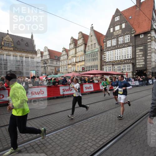 05.10.2025 - 20. swb-Marathon Bremen Yannick Fuchs http://msf.ph/oto/9290968 05.10.2025 10:51:11 Ziel 9256, 9287, 9894, 10206, 10669, 11279, 11573 meine-sportfotos.de