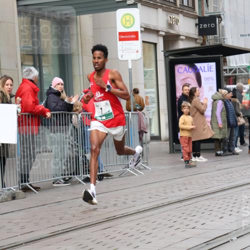 05.10.2025 - 20. swb-Marathon Bremen Strokosch-Dieckow http://msf.ph/oto/9291008 05.10.2025 12:38:27 Ziel 7, 117, 158, 1351, 7, 117, 158, 1351 meine-sportfotos.de