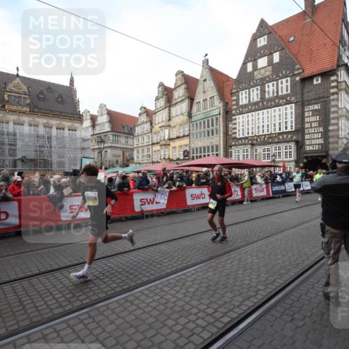 05.10.2025 - 20. swb-Marathon Bremen Yannick Fuchs http://msf.ph/oto/9291025 05.10.2025 10:51:42 Ziel 8333, 9268, 10584, 10716, 10918, 11484 meine-sportfotos.de