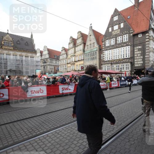 05.10.2025 - 20. swb-Marathon Bremen Yannick Fuchs http://msf.ph/oto/9291049 05.10.2025 10:51:46 Ziel 8333, 9259, 9268, 10436, 10716 meine-sportfotos.de