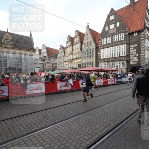 05.10.2025 - 20. swb-Marathon Bremen Yannick Fuchs http://msf.ph/oto/9291096 05.10.2025 10:51:59 Ziel 9683, 10380, 10581, 10625, 10817, 11080, 11136, 11325, 11394 meine-sportfotos.de