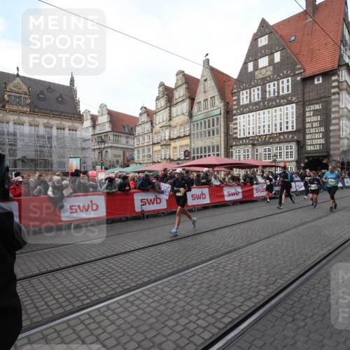 05.10.2025 - 20. swb-Marathon Bremen Yannick Fuchs http://msf.ph/oto/9291138 05.10.2025 10:52:14 Ziel 9196, 9226, 9852, 10240, 10438, 10668, 10727, 11641 meine-sportfotos.de