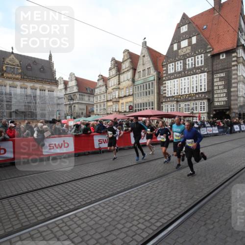 05.10.2025 - 20. swb-Marathon Bremen Yannick Fuchs http://msf.ph/oto/9291140 05.10.2025 10:52:16 Ziel 9196, 9852, 10038, 10240, 10438, 10668, 10727, 10900, 10942, 11641 meine-sportfotos.de