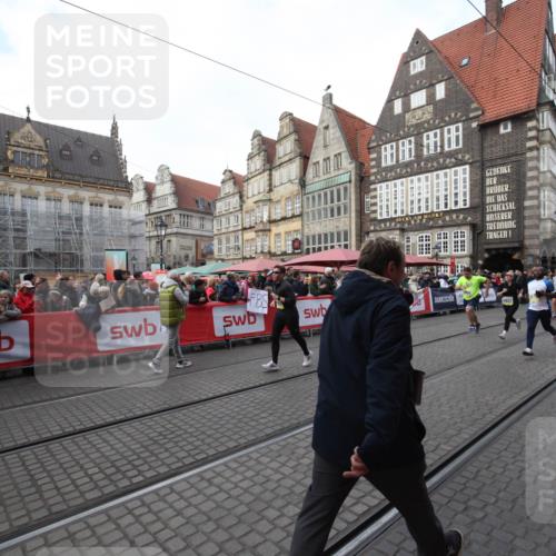 05.10.2025 - 20. swb-Marathon Bremen Yannick Fuchs http://msf.ph/oto/9291190 05.10.2025 10:52:27 Ziel 9172, 9584, 10507, 10719, 11528, 11665 meine-sportfotos.de