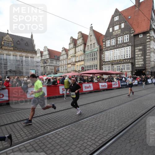 05.10.2025 - 20. swb-Marathon Bremen Yannick Fuchs http://msf.ph/oto/9291206 05.10.2025 10:52:29 Ziel 9172, 9584, 10241, 10507, 10719, 11528 meine-sportfotos.de