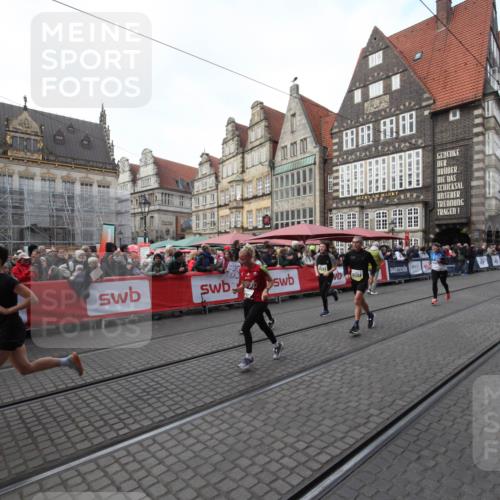 05.10.2025 - 20. swb-Marathon Bremen Yannick Fuchs http://msf.ph/oto/9291247 05.10.2025 10:52:37 Ziel 8888, 9439, 9903, 10327, 10388, 11283, 11387, 11413 meine-sportfotos.de
