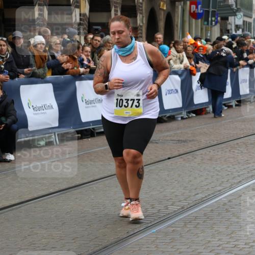 05.10.2025 - 20. swb-Marathon Bremen Strokosch-Dieckow http://msf.ph/oto/9291251 05.10.2025 11:26:10 Ziel 10373 meine-sportfotos.de
