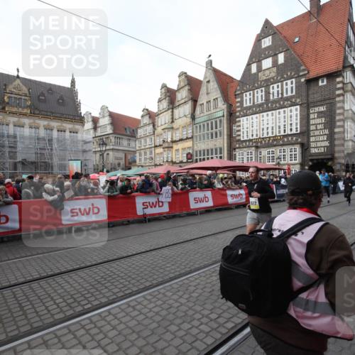 05.10.2025 - 20. swb-Marathon Bremen Yannick Fuchs http://msf.ph/oto/9291278 05.10.2025 10:52:47 Ziel 9517, 10833, 11012, 11587 meine-sportfotos.de