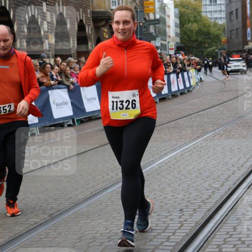 05.10.2025 - 20. swb-Marathon Bremen Strokosch-Dieckow http://msf.ph/oto/9291297 05.10.2025 11:26:22 Ziel 9352, 11326 meine-sportfotos.de