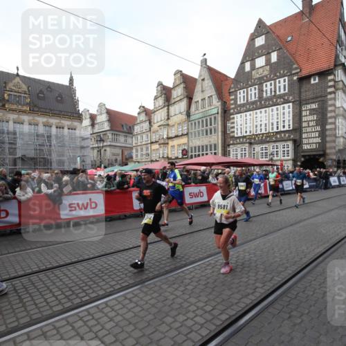 05.10.2025 - 20. swb-Marathon Bremen Yannick Fuchs http://msf.ph/oto/9291314 05.10.2025 10:52:53 Ziel 9214, 9284, 9501, 9581, 9830, 9985, 10308, 10309, 10514, 10997, 11012, 11382, 11417 meine-sportfotos.de