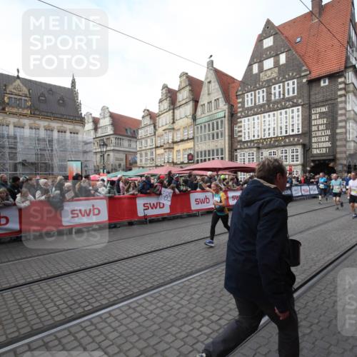 05.10.2025 - 20. swb-Marathon Bremen Yannick Fuchs http://msf.ph/oto/9291405 05.10.2025 10:53:13 Ziel 9449, 9703, 9834, 10128, 10242, 10349, 10460, 10466, 11300 meine-sportfotos.de