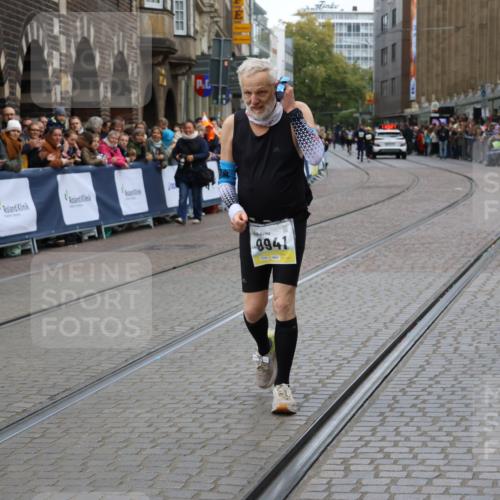 05.10.2025 - 20. swb-Marathon Bremen Strokosch-Dieckow http://msf.ph/oto/9291470 05.10.2025 11:26:27 Ziel 9941 meine-sportfotos.de