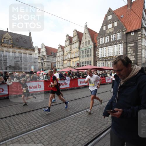 05.10.2025 - 20. swb-Marathon Bremen Yannick Fuchs http://msf.ph/oto/9291476 05.10.2025 10:53:23 Ziel 7251, 9263, 9539, 9956, 10317, 10806, 10993, 11174, 11175, 11510 meine-sportfotos.de