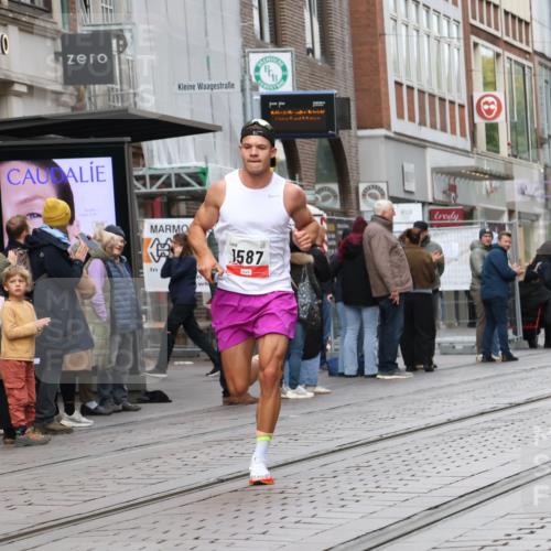 05.10.2025 - 20. swb-Marathon Bremen Strokosch-Dieckow http://msf.ph/oto/9291516 05.10.2025 12:39:44 Ziel 964, 1528, 1714, 2138, 964, 1528, 1714, 2138 meine-sportfotos.de
