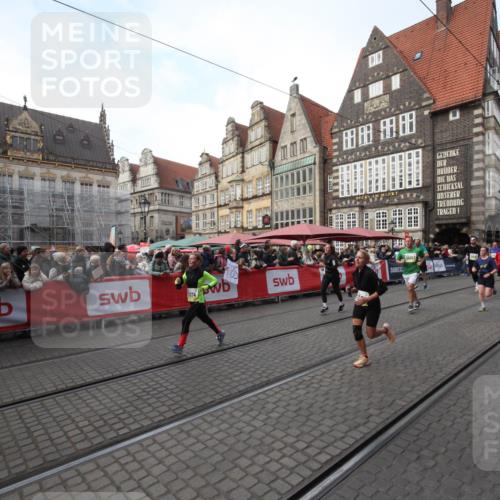05.10.2025 - 20. swb-Marathon Bremen Yannick Fuchs http://msf.ph/oto/9291517 05.10.2025 10:53:28 Ziel 7193, 7251, 9263, 9717, 9868, 9957, 10057, 10302, 10335, 10655, 11174, 11616, 11716 meine-sportfotos.de