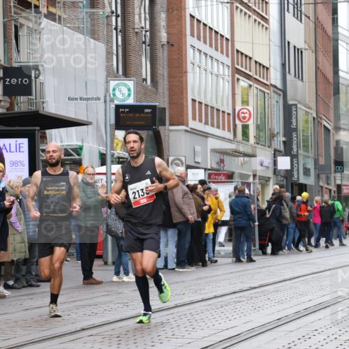 05.10.2025 - 20. swb-Marathon Bremen Strokosch-Dieckow http://msf.ph/oto/9291622 05.10.2025 12:39:56 Ziel 4, 1714, 2138, 4, 1714, 2138 meine-sportfotos.de