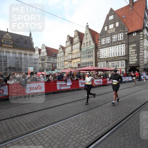 05.10.2025 - 20. swb-Marathon Bremen Yannick Fuchs http://msf.ph/oto/9291659 05.10.2025 10:53:53 Ziel 9494, 9701, 10416, 10696, 10966, 11141, 11383, 11445 meine-sportfotos.de