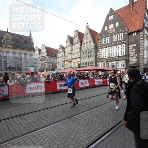 05.10.2025 - 20. swb-Marathon Bremen Yannick Fuchs http://msf.ph/oto/9291747 05.10.2025 10:54:07 Ziel 9520, 9807, 9835, 10019, 10075, 10631, 10662, 11303, 11339, 11432, 11593 meine-sportfotos.de