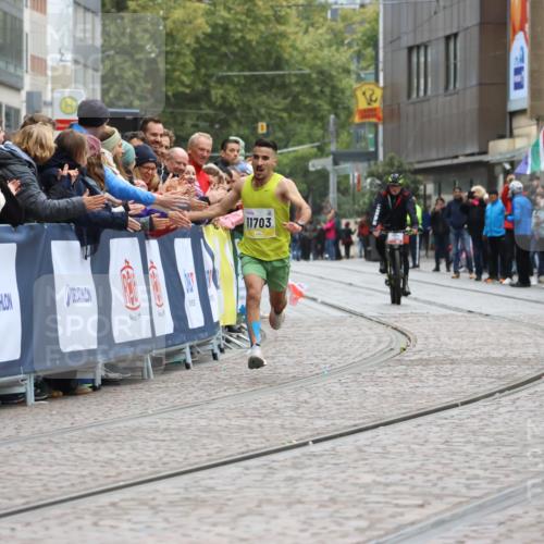 05.10.2025 - 20. swb-Marathon Bremen Strokosch-Dieckow http://msf.ph/oto/9291761 05.10.2025 12:04:33 Ziel 11703 meine-sportfotos.de