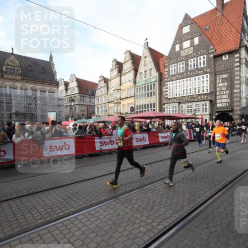 05.10.2025 - 20. swb-Marathon Bremen Yannick Fuchs http://msf.ph/oto/9291924 05.10.2025 10:54:53 Ziel 8326, 9436, 9560, 9754, 9776, 10024, 10232, 10233, 10487, 10609, 10770, 11163, 11276, 11373 meine-sportfotos.de