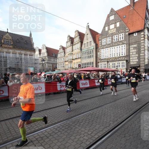 05.10.2025 - 20. swb-Marathon Bremen Yannick Fuchs http://msf.ph/oto/9291944 05.10.2025 10:54:55 Ziel 9436, 9560, 10024, 10232, 10233, 10487, 10609, 10770, 11163, 11276, 11373 meine-sportfotos.de