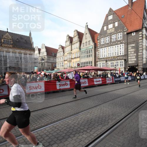 05.10.2025 - 20. swb-Marathon Bremen Yannick Fuchs http://msf.ph/oto/9291990 05.10.2025 10:55:07 Ziel 9475, 9791, 10014, 10920, 11363, 11507, 11523 meine-sportfotos.de