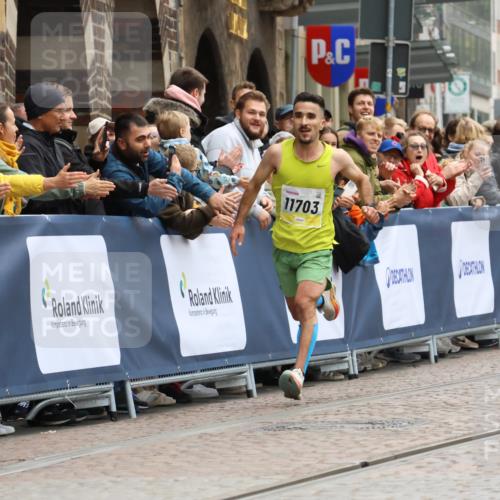05.10.2025 - 20. swb-Marathon Bremen Strokosch-Dieckow http://msf.ph/oto/9292031 05.10.2025 12:04:36 Ziel 11703 meine-sportfotos.de