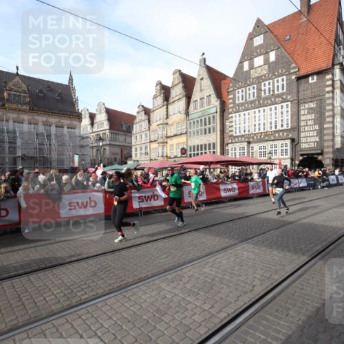 05.10.2025 - 20. swb-Marathon Bremen Yannick Fuchs http://msf.ph/oto/9292035 05.10.2025 10:55:17 Ziel 9176, 9318, 10003, 10034, 10326, 11140 meine-sportfotos.de