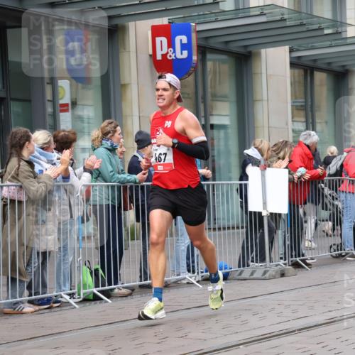 05.10.2025 - 20. swb-Marathon Bremen Strokosch-Dieckow http://msf.ph/oto/9292042 05.10.2025 12:41:05 Ziel 467, 681, 467, 681 meine-sportfotos.de