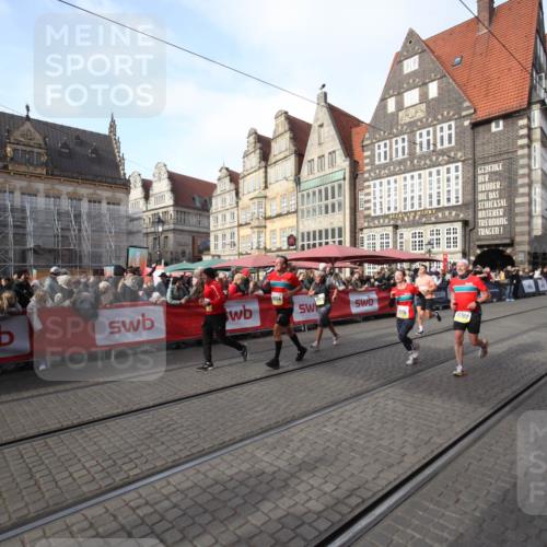 05.10.2025 - 20. swb-Marathon Bremen Yannick Fuchs http://msf.ph/oto/9292069 05.10.2025 10:55:26 Ziel 9201, 9350, 9514, 9654, 10256, 10260, 10970, 11115, 11380, 11431, 11702 meine-sportfotos.de