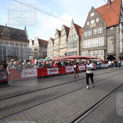 05.10.2025 - 20. swb-Marathon Bremen Yannick Fuchs http://msf.ph/oto/9292118 05.10.2025 10:55:38 Ziel 9492, 9720, 10107, 10195, 10262, 10745, 10757, 11197 meine-sportfotos.de