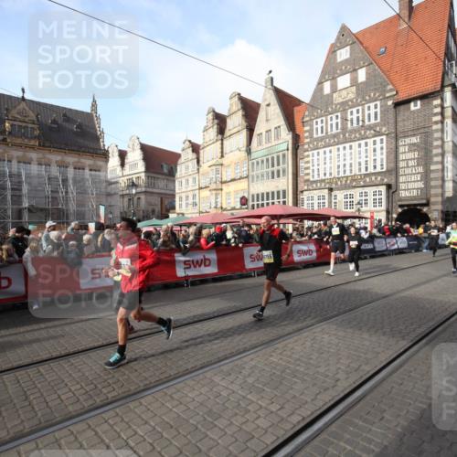05.10.2025 - 20. swb-Marathon Bremen Yannick Fuchs http://msf.ph/oto/9292146 05.10.2025 10:55:44 Ziel 7165, 9195, 9197, 10088, 10475, 10755, 10909, 11081, 11586, 11588 meine-sportfotos.de