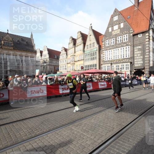 05.10.2025 - 20. swb-Marathon Bremen Yannick Fuchs http://msf.ph/oto/9292170 05.10.2025 10:55:48 Ziel 9621, 9882, 10088, 10287, 10323, 10653, 10800, 11081, 11249, 11586, 11624 meine-sportfotos.de