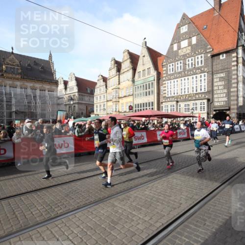 05.10.2025 - 20. swb-Marathon Bremen Yannick Fuchs http://msf.ph/oto/9292185 05.10.2025 10:55:51 Ziel 9521, 9621, 9882, 10253, 10287, 10323, 10385, 10653, 10800, 11249, 11624 meine-sportfotos.de