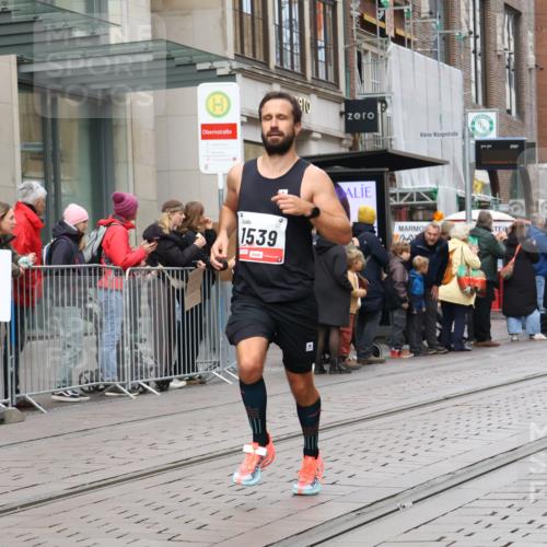 05.10.2025 - 20. swb-Marathon Bremen Strokosch-Dieckow http://msf.ph/oto/9292187 05.10.2025 12:41:38 Ziel 291, 583, 1143, 1539, 7751, 291, 583, 1143, 1539, 7751 meine-sportfotos.de