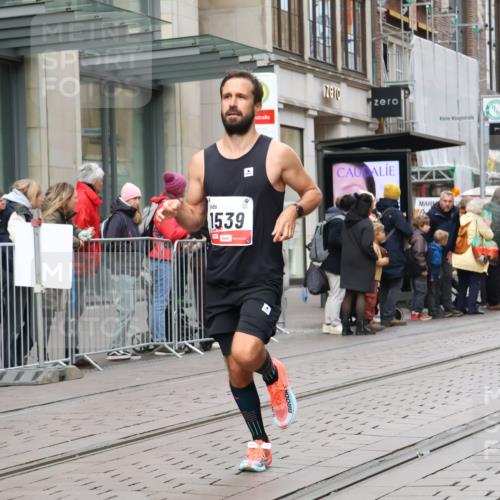 05.10.2025 - 20. swb-Marathon Bremen Strokosch-Dieckow http://msf.ph/oto/9292196 05.10.2025 12:41:38 Ziel 291, 583, 1143, 1539, 7751, 291, 583, 1143, 1539, 7751 meine-sportfotos.de
