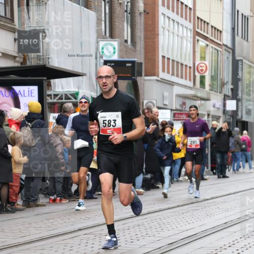 05.10.2025 - 20. swb-Marathon Bremen Strokosch-Dieckow http://msf.ph/oto/9292204 05.10.2025 12:41:41 Ziel 291, 583, 1143, 1539, 7751, 291, 583, 1143, 1539, 7751 meine-sportfotos.de