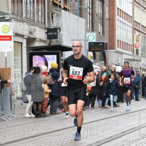 05.10.2025 - 20. swb-Marathon Bremen Strokosch-Dieckow http://msf.ph/oto/9292212 05.10.2025 12:41:41 Ziel 291, 583, 1143, 1539, 7751, 291, 583, 1143, 1539, 7751 meine-sportfotos.de