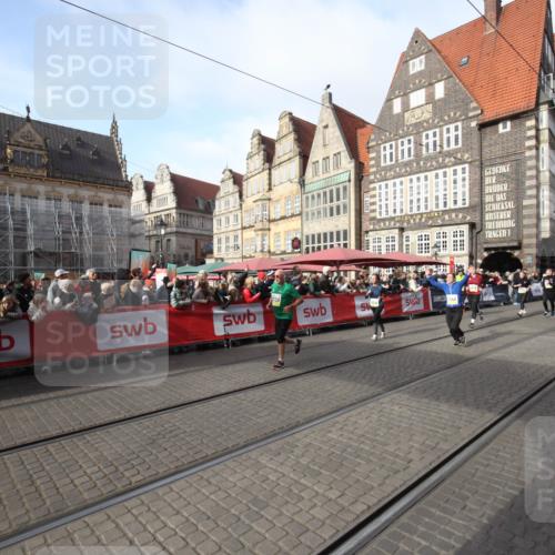 05.10.2025 - 20. swb-Marathon Bremen Yannick Fuchs http://msf.ph/oto/9292219 05.10.2025 10:56:05 Ziel 9541, 9950, 10015, 10394, 10641, 10675, 10758, 10959, 11148, 11626 meine-sportfotos.de
