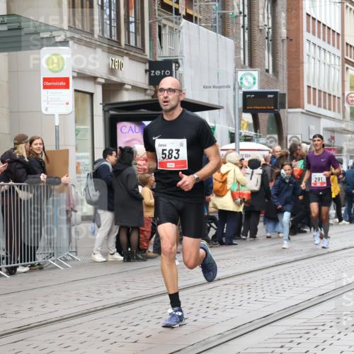 05.10.2025 - 20. swb-Marathon Bremen Strokosch-Dieckow http://msf.ph/oto/9292220 05.10.2025 12:41:42 Ziel 291, 583, 1143, 1539, 7751, 291, 583, 1143, 1539, 7751 meine-sportfotos.de