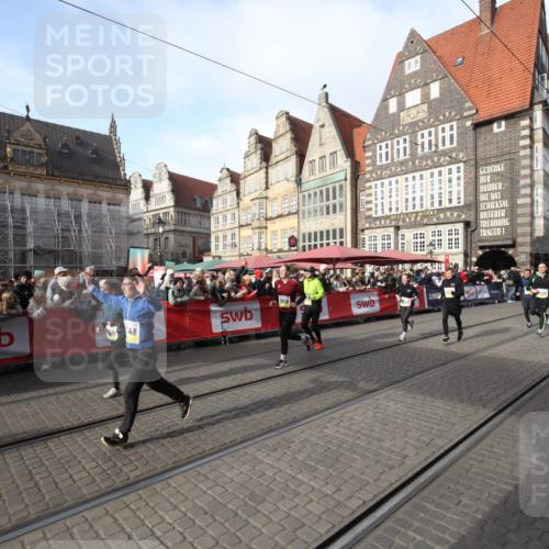 05.10.2025 - 20. swb-Marathon Bremen Yannick Fuchs http://msf.ph/oto/9292228 05.10.2025 10:56:07 Ziel 9541, 9950, 10015, 10394, 10641, 10664, 10675, 10959, 11148, 11626 meine-sportfotos.de