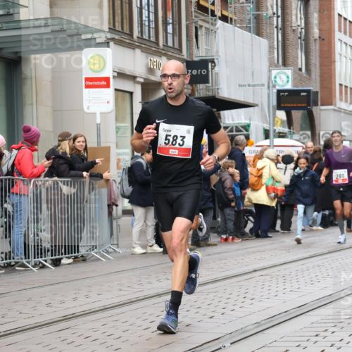 05.10.2025 - 20. swb-Marathon Bremen Strokosch-Dieckow http://msf.ph/oto/9292231 05.10.2025 12:41:42 Ziel 291, 583, 1143, 1539, 7751, 291, 583, 1143, 1539, 7751 meine-sportfotos.de